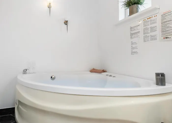 بيت للعطل Awesome In With Sauna نُوابورغ